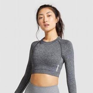 Gymshark - Adapt Mark Seamless Long Sleeve Crop Top - black -size small